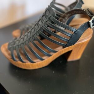 Women's Black Strappy Sandals